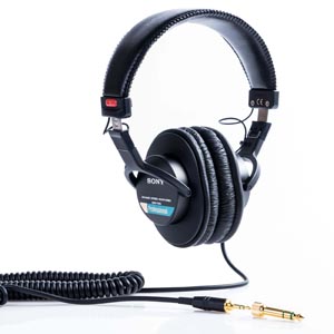 Best Headphones For Recording Vocals - Sony MDR-7506